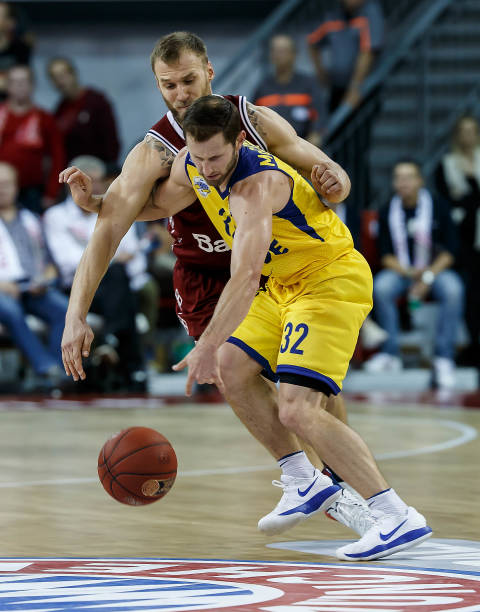 场比赛中合 场比赛中合