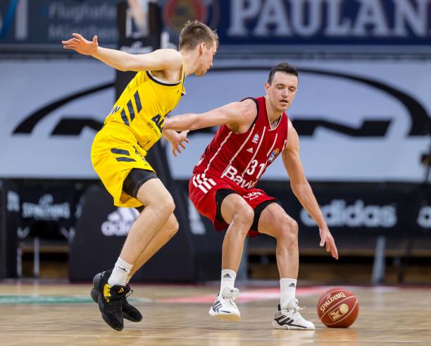 随着曼城近 随着曼城近